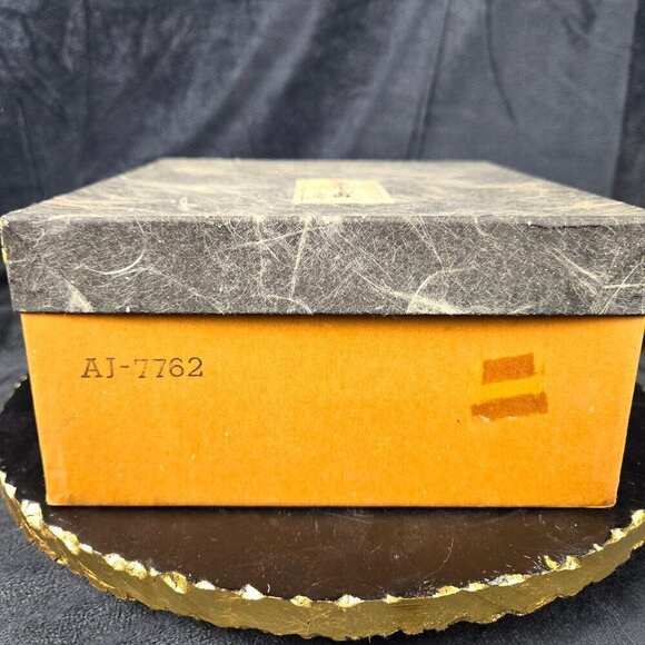 Yokohama Kanji Sake Set 2 Carafes 5 Cups Glazed Bisque Pottery Beige/Brown - Picture 16 of 16